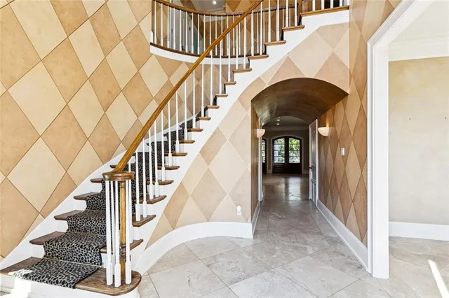 $1,649,000 | 3928 Edenborn Avenue, Metairie, LA 70002