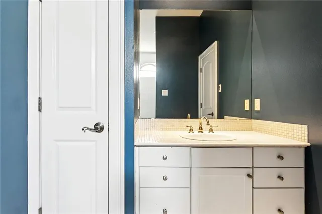 $1,649,000 | 3928 Edenborn Avenue, Metairie, LA 70002