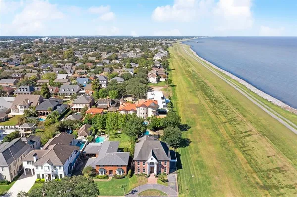 $1,595,000 | 3928 Edenborn Avenue, Metairie, LA 70002