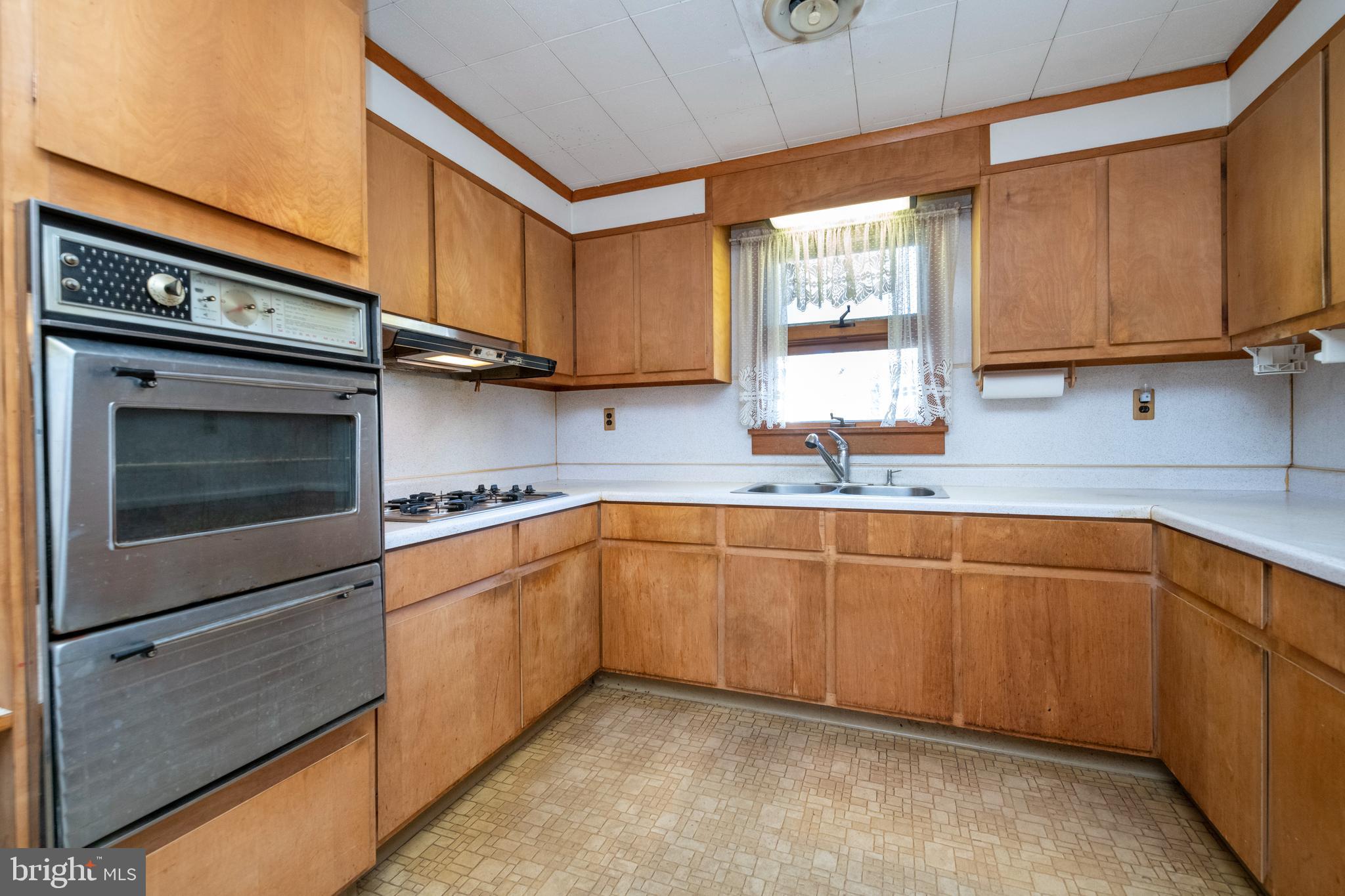 1900 Silver Lane Road Essex, MD 21221 - Photo 15 of 46 Kitchen