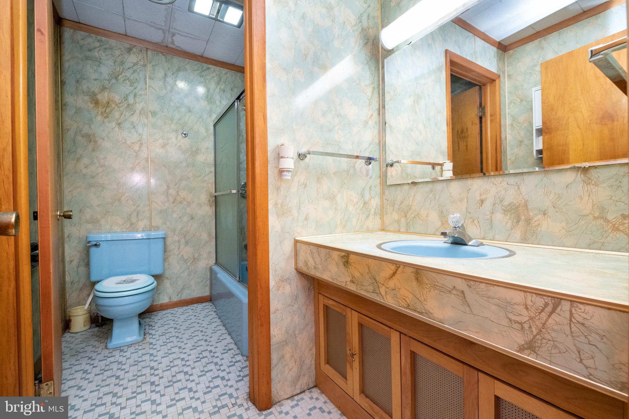 1900 Silver Lane Road Essex, MD 21221 - Photo 33 of 46 Hall Bath