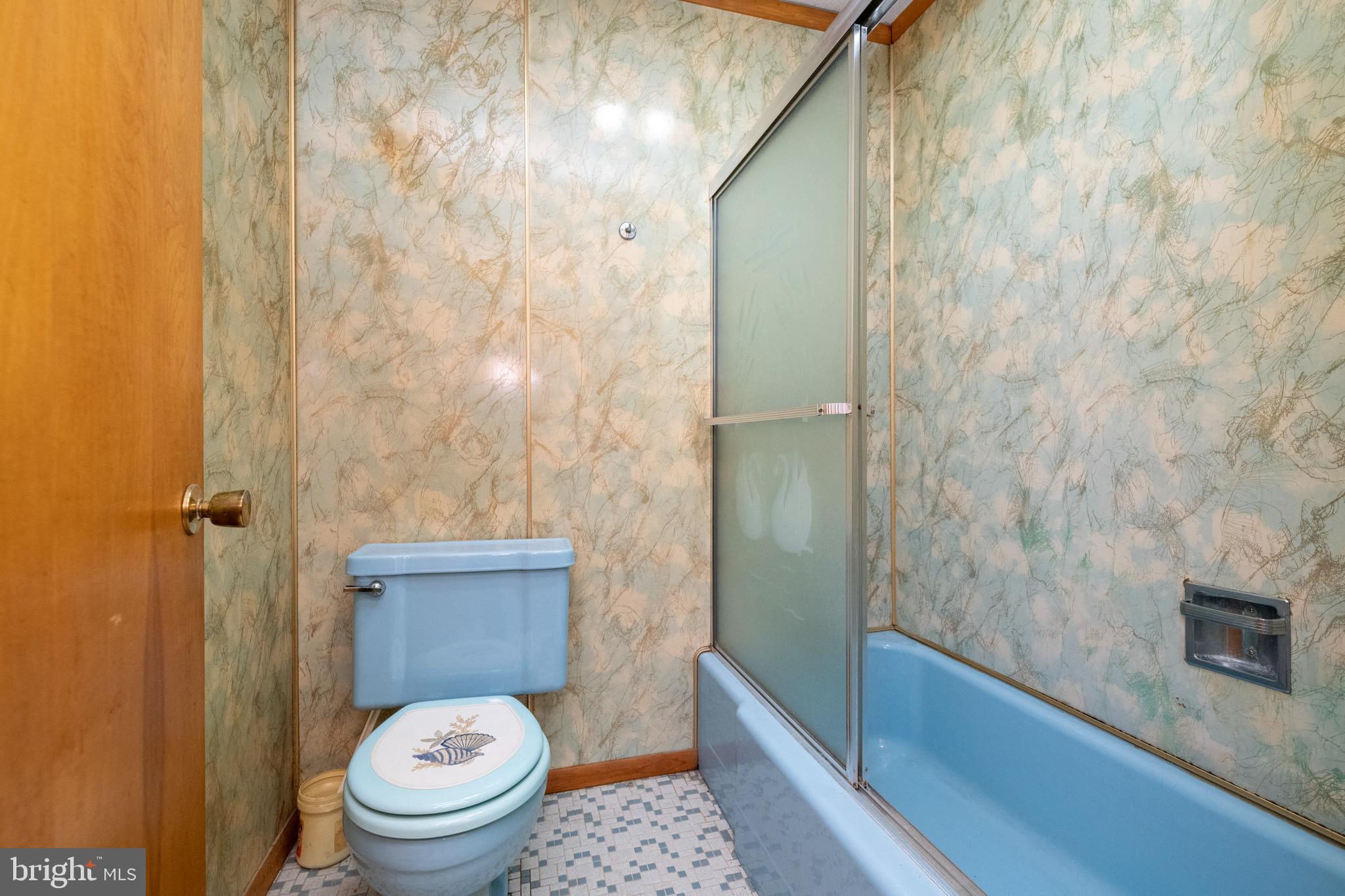 1900 Silver Lane Road Essex, MD 21221 - Photo 34 of 46 Hall Bath