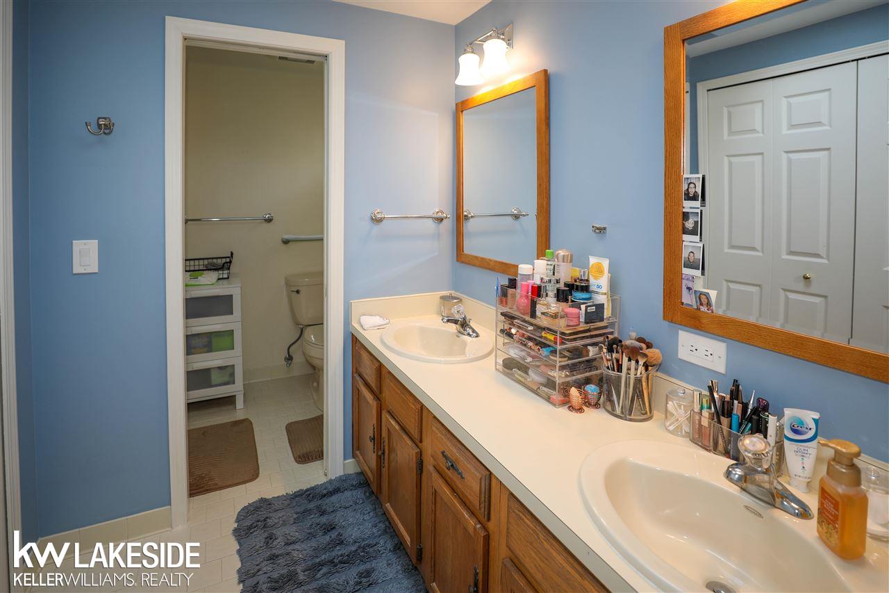 1494 Royal Crescent Street Rochester Hills, MI 48306 - Photo 22 of 37