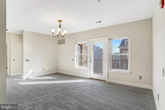 $685,000 | 9523 Bastille Street, Unit 207, Fairfax, VA 22031