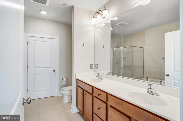 $685,000 | 9523 Bastille Street, Unit 207, Fairfax, VA 22031