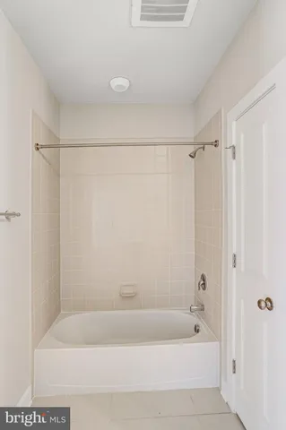 $685,000 | 9523 Bastille Street, Unit 207, Fairfax, VA 22031