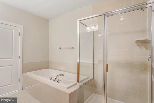 $685,000 | 9523 Bastille Street, Unit 207, Fairfax, VA 22031