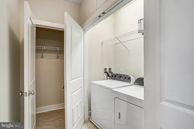 $685,000 | 9523 Bastille Street, Unit 207, Fairfax, VA 22031