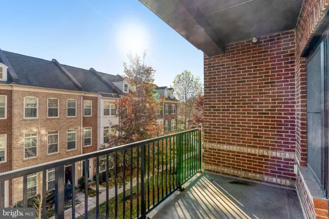 $685,000 | 9523 Bastille Street, Unit 207, Fairfax, VA 22031