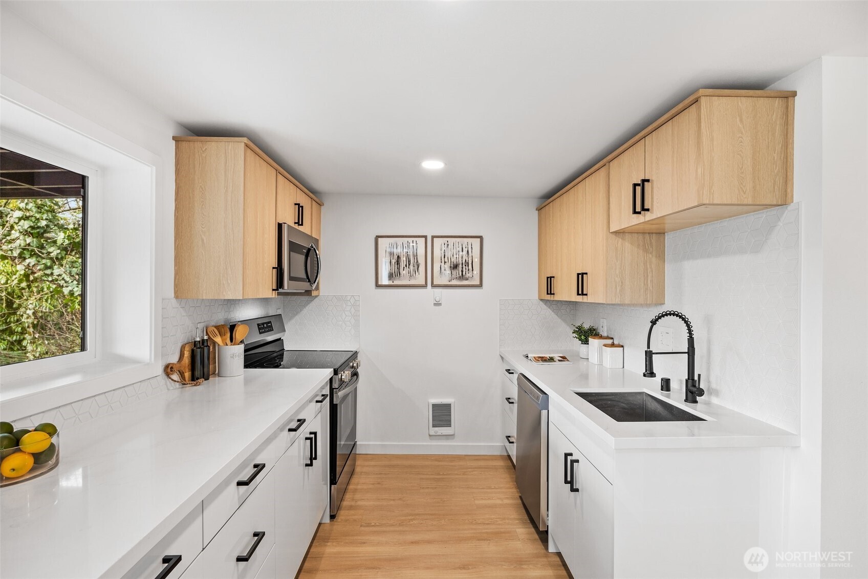 4604 Southwest Brace Point Drive Seattle, WA 98136 - Photo 16 of 29 Gallery Image 16
