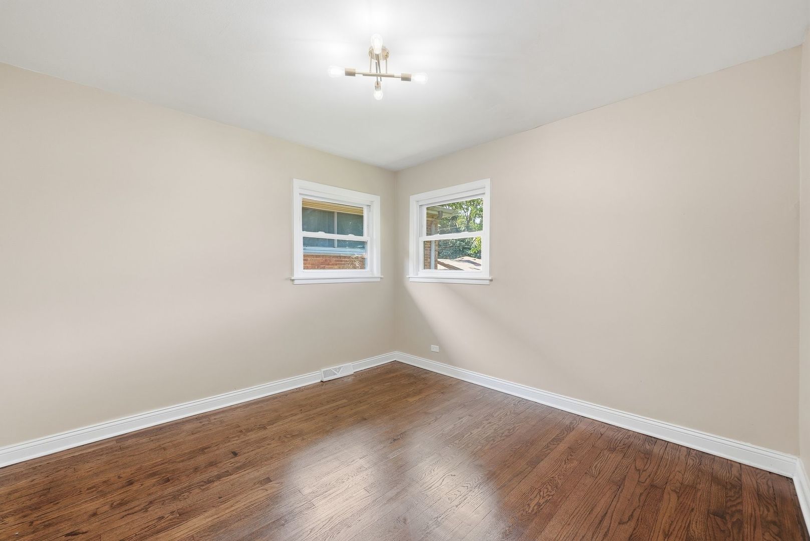 532 Clayton Road Hillside, IL 60162 - Photo 18 of 36