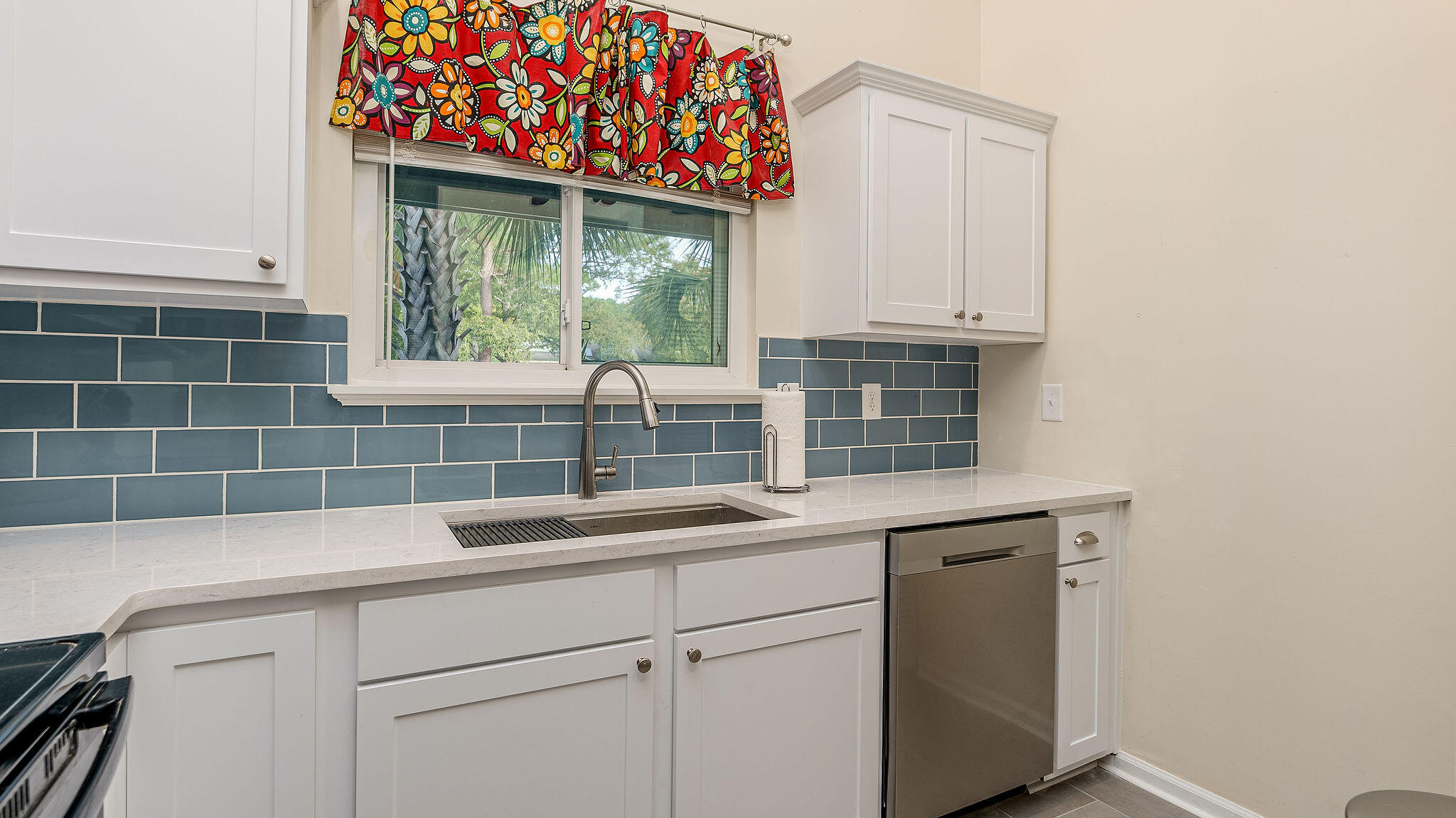 1213 Llewellyn Road Mount Pleasant, SC 29464 - Photo 17 of 28 17