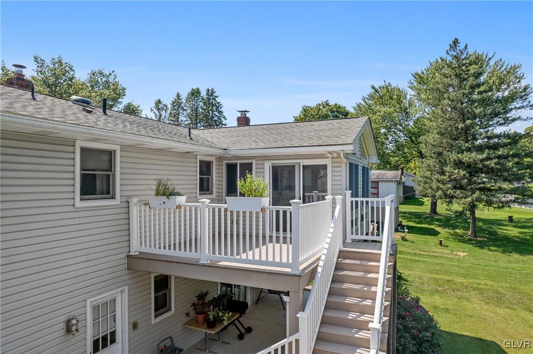 1821 Minesite Road Allentown, PA 18103 - Photo 37 of 48 Custom Deck