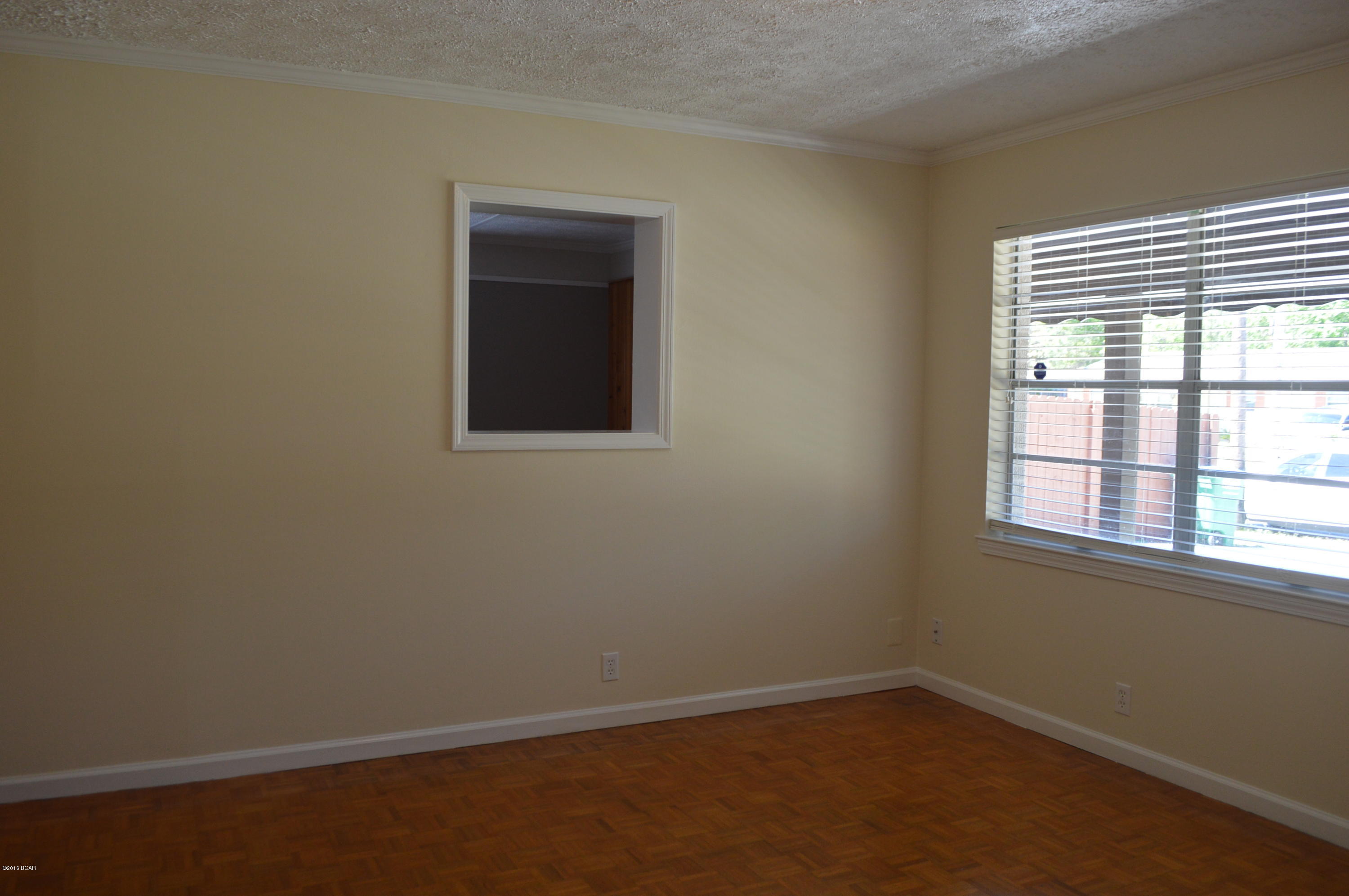 918 Green Tree Road Springfield, FL 32401 - Photo 6 of 18 Gallery Image 6