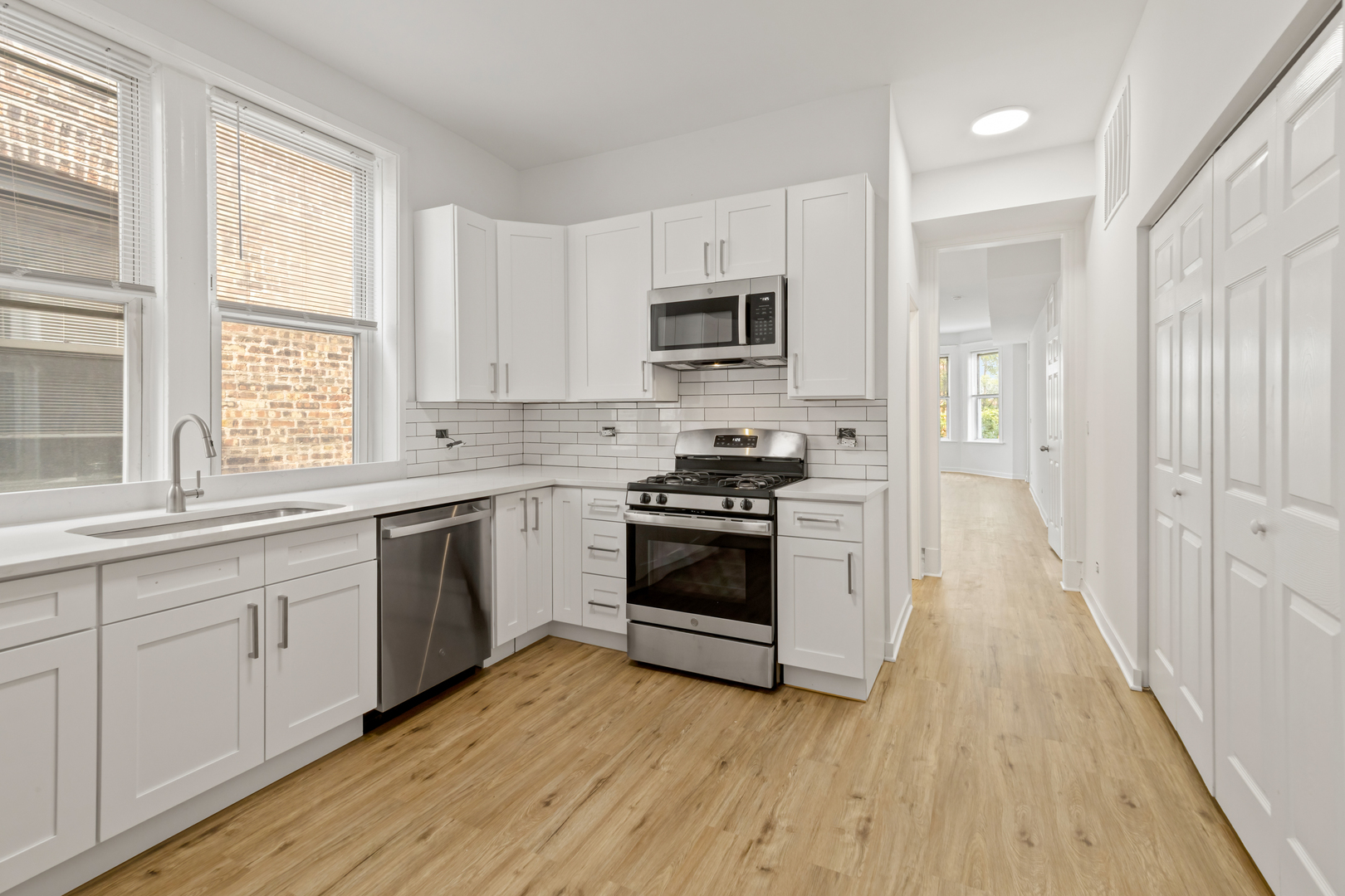 1349 West Taylor Street, Unit 2F Chicago, IL 60607 - Photo 3 of 15
