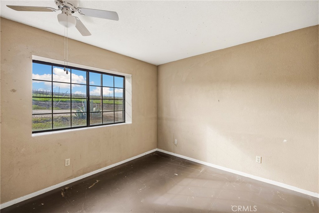 6980 Cabernet Place Paso Robles, CA 93446 - Photo 17 of 30 an empty room with a window