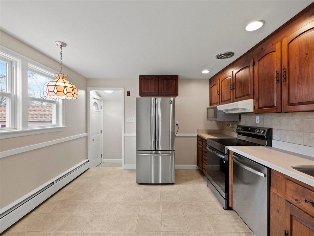 26 Millbrook Road Beverly, MA 01915 - Photo 4 of 42