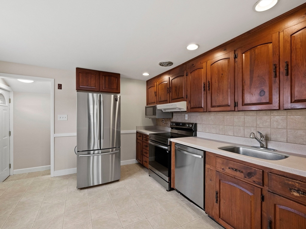 26 Millbrook Road Beverly, MA 01915 - Photo 5 of 42