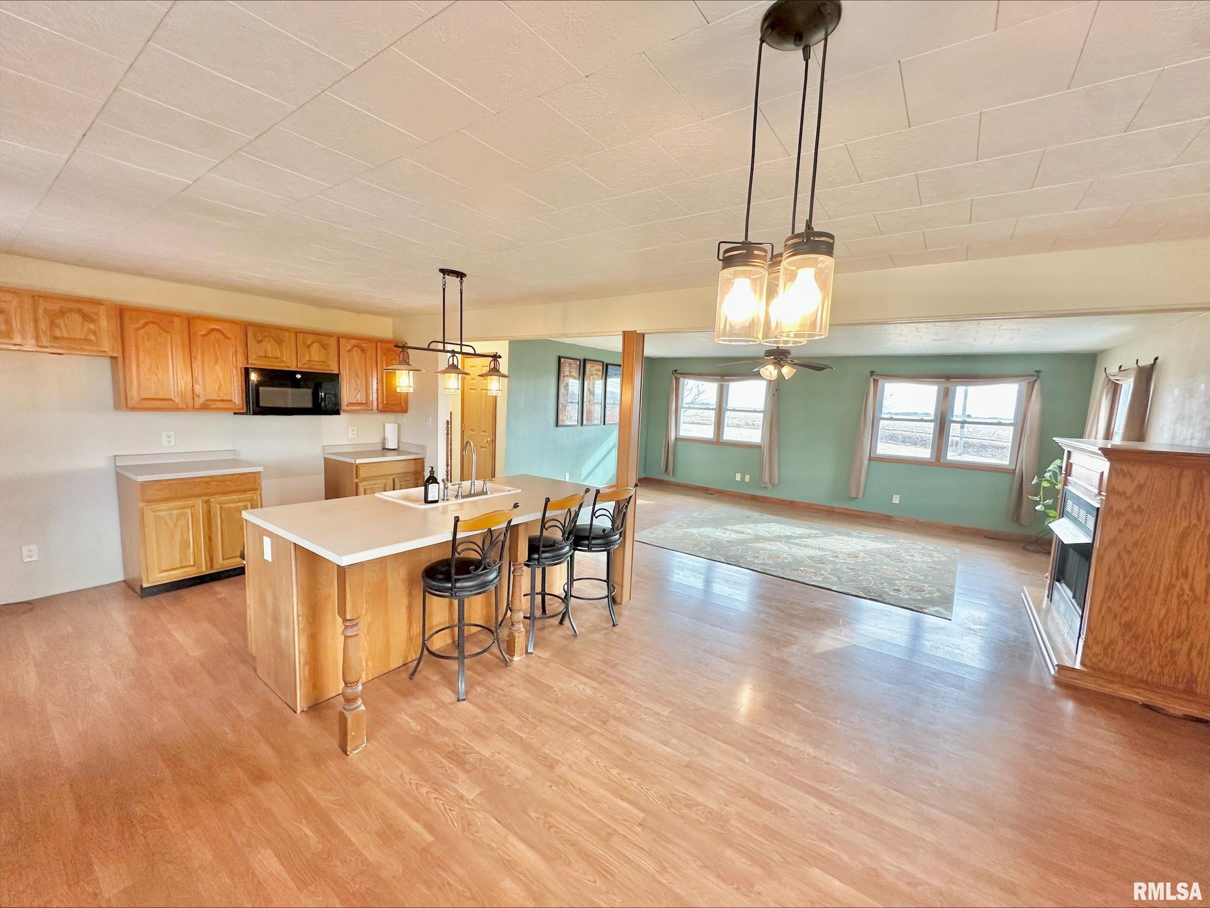 1416 Berwick Road Berwick, IL 61417 - Photo 13 of 34