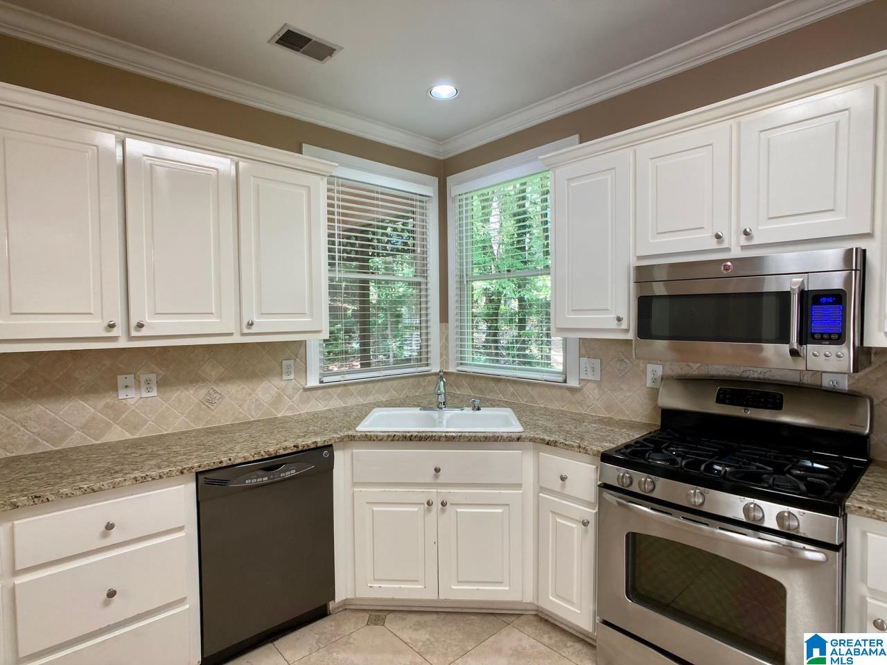 7073 Inverness Green Lane Hoover, AL 35242 - Photo 6 of 20