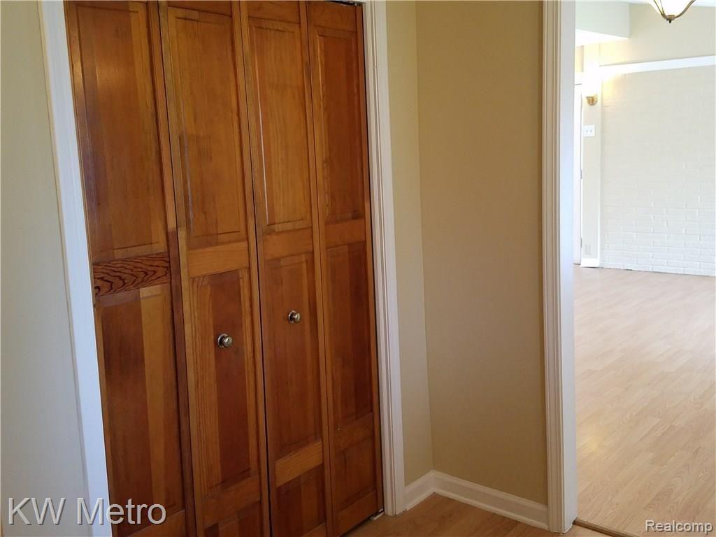 1785 Scheifle Road Walled Lake, MI 48390 - Photo 9 of 53 20180531_124051.jpg