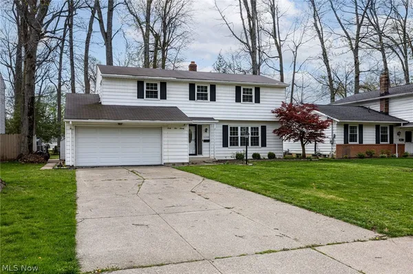 $315,000 | 4590 Brendan Lane, North Olmsted, OH 44070