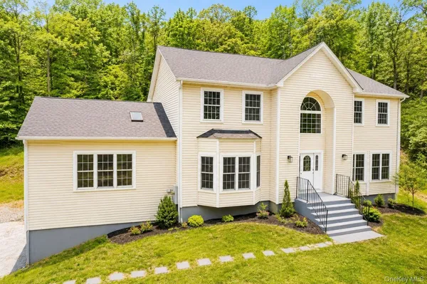 $625,000 | 138 Half Moon Road, Highland, NY 12528
