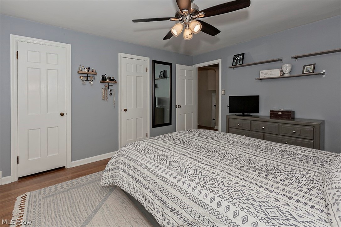 4202 Bushnell Road University Heights, OH 44118 - Photo 18 of 35 Master bedroom with two closets
