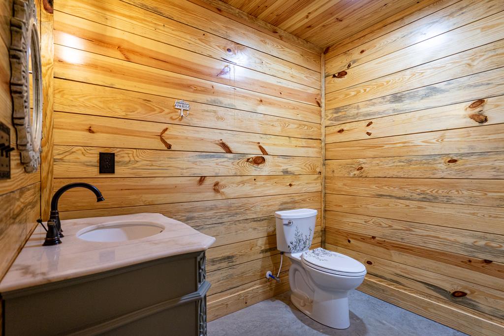 153 North Whatley Road LaGrange, GA 30240 - Photo 56 of 67 a bathroom with a sink and a toilet