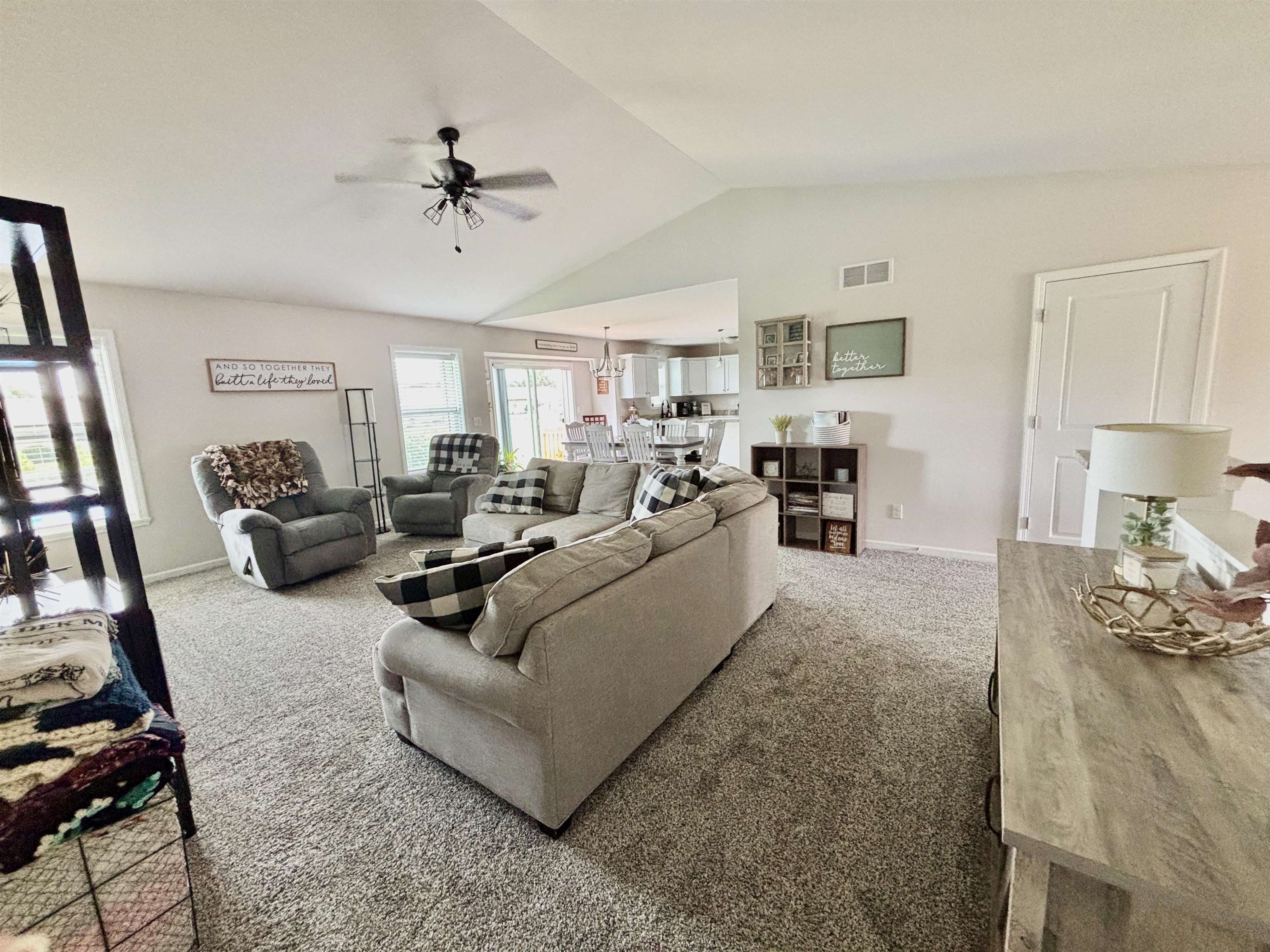 205 Sundance Trail Capron, IL 61012 - Photo 5 of 32
