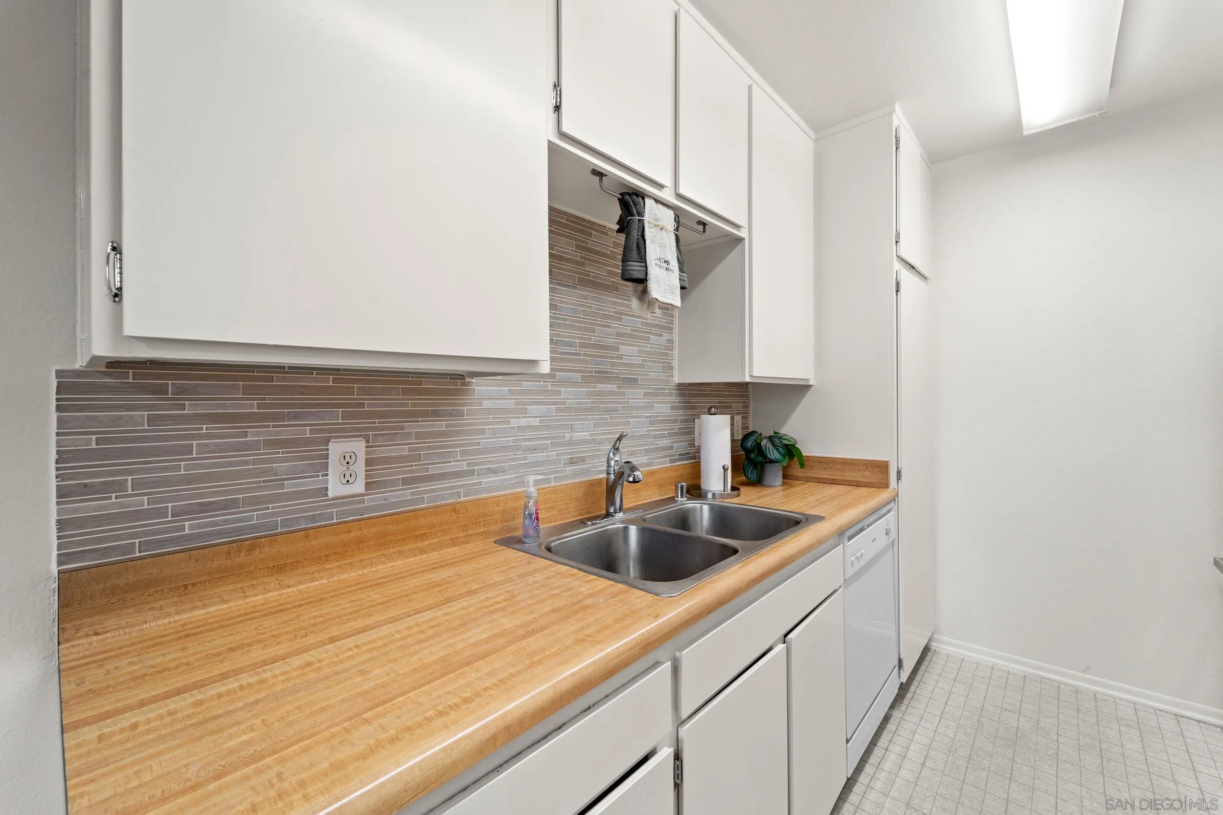 8640 Via Mallorca, Unit A La Jolla, CA 92037 - Photo 18 of 24