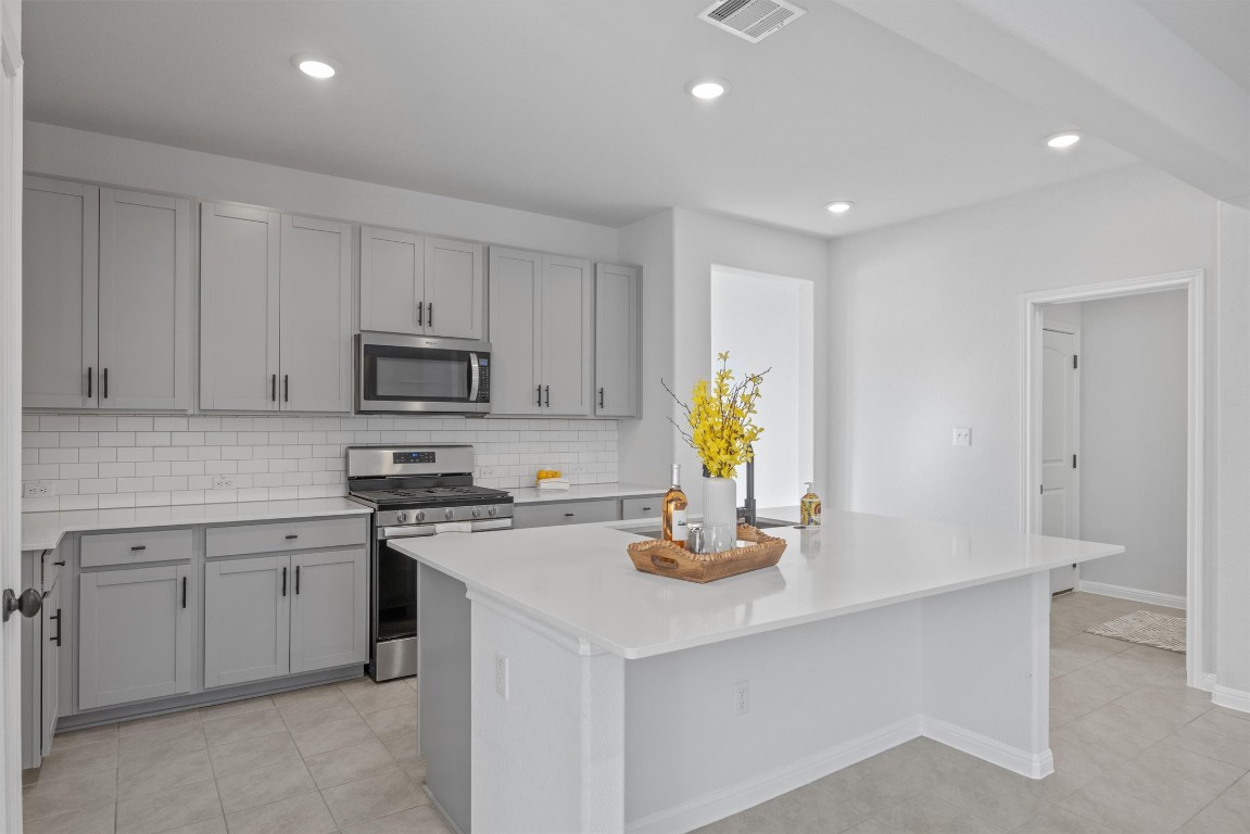 120 Northview Lane Georgetown, TX 78628 - Photo 12 of 33