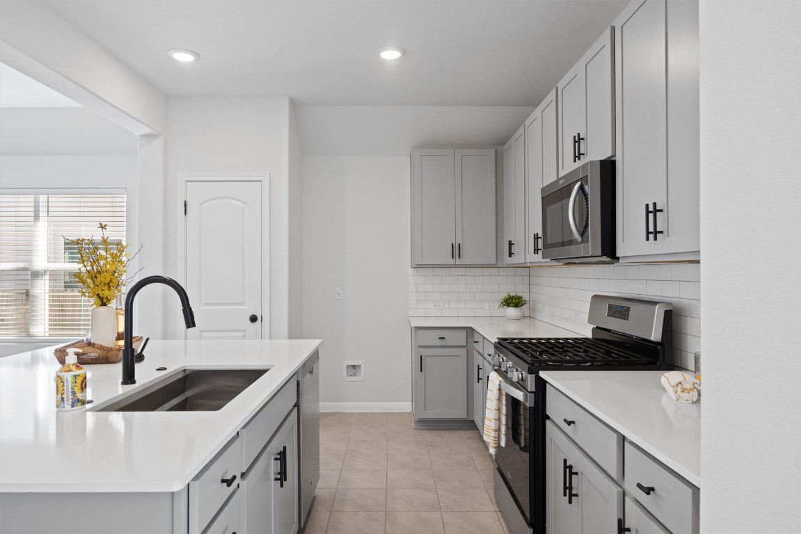 120 Northview Lane Georgetown, TX 78628 - Photo 10 of 33