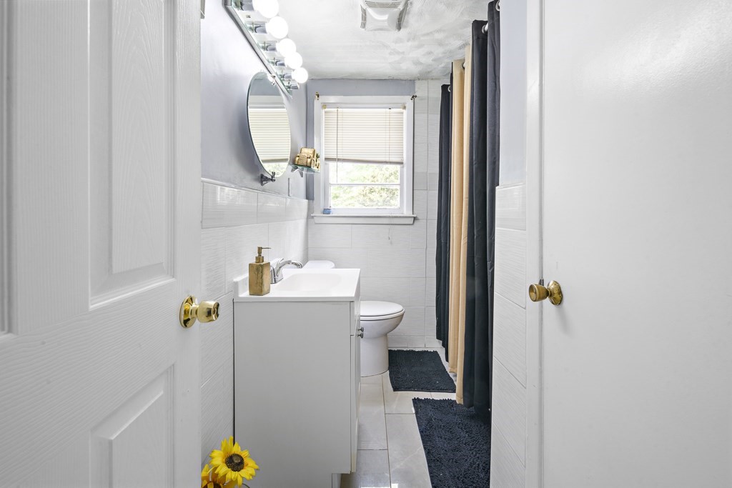 101 Custer Street Warwick, RI 02889 - Photo 12 of 25 Gallery Image 12