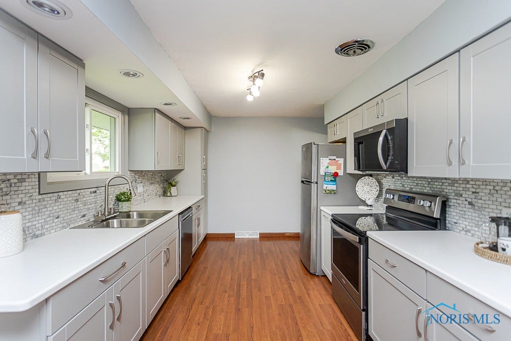 2941 Seaman Road Oregon, OH 43616 - Photo 16 of 37 Gallery Image 16