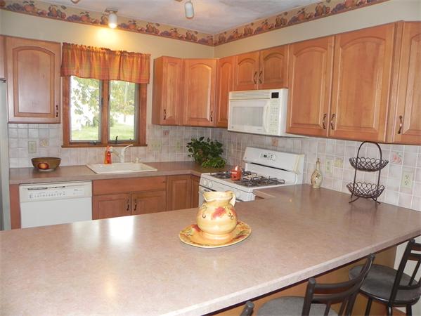 22 Winter Street Saugus, MA 01906 - Photo 5 of 29 Gallery Image 5