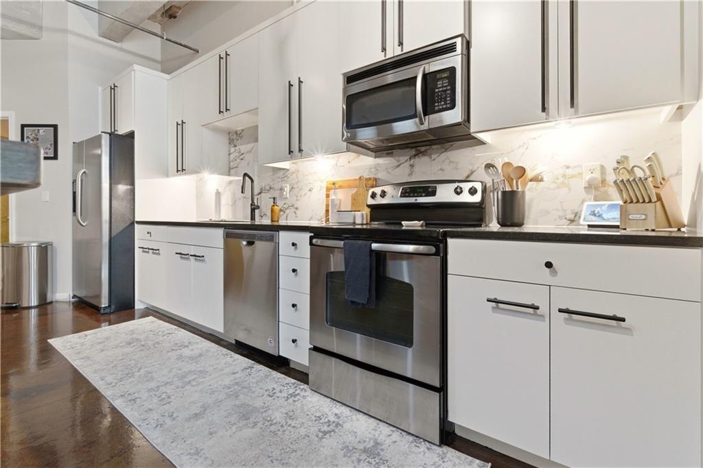 360 West Pershing Road, Unit 30 Kansas City, MO 64108 - Photo 8 of 28