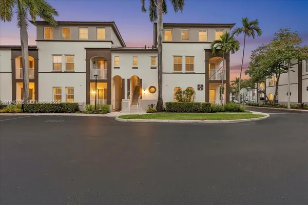 $2,825 | 4341 Southwest 160th Avenue, Unit 201, Miramar, FL 33027
