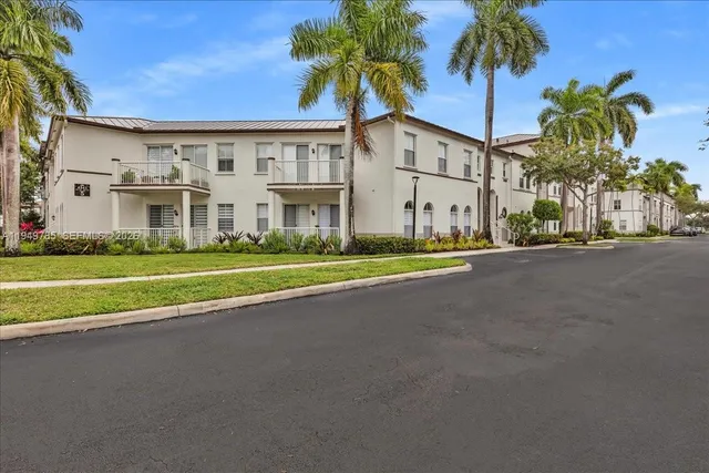$2,800 | 4341 Southwest 160th Avenue, Unit 201, Miramar, FL 33027