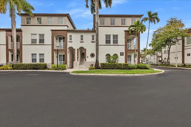 $2,800 | 4341 Southwest 160th Avenue, Unit 201, Miramar, FL 33027