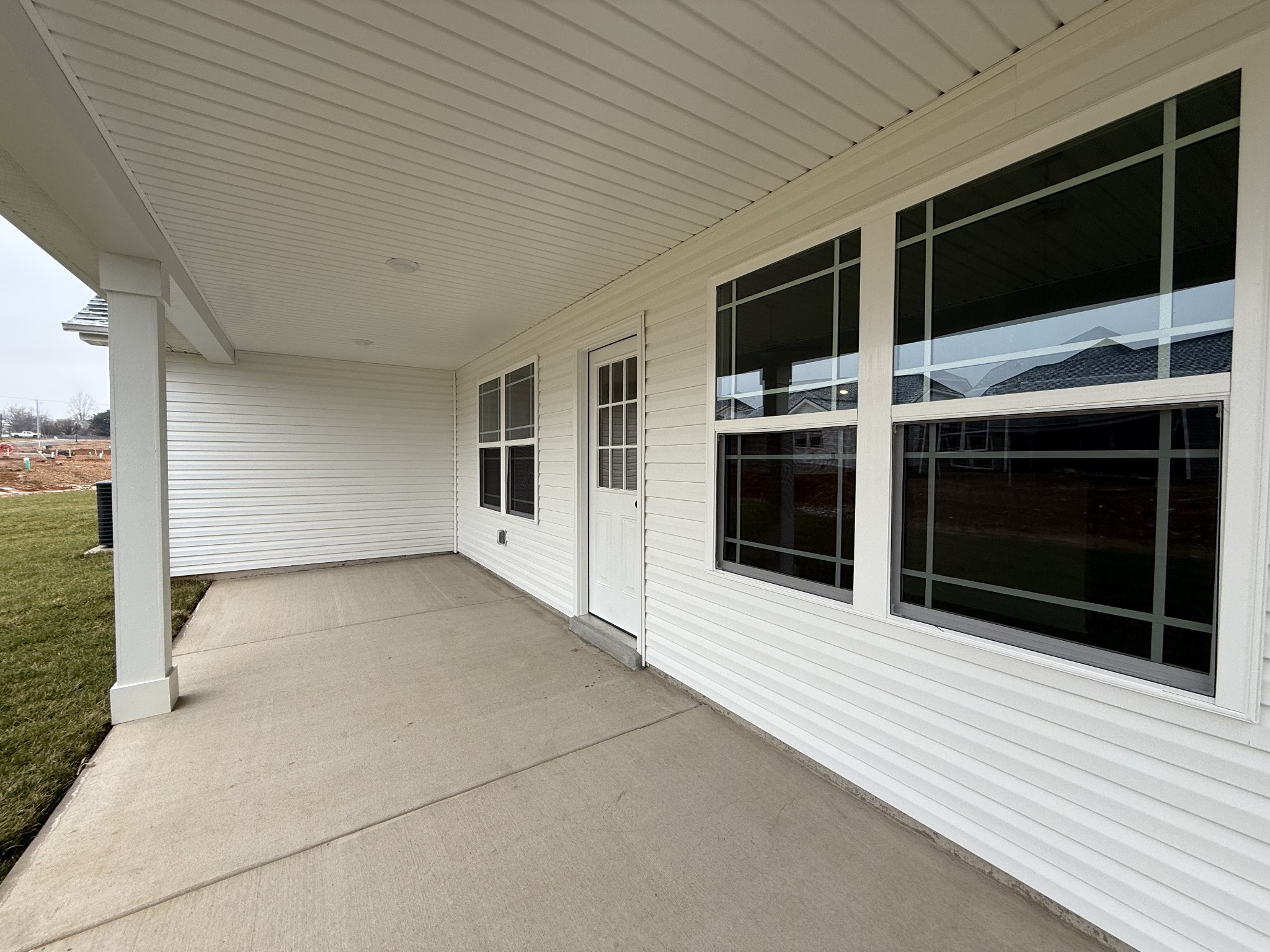 1143 Javier Drive Springfield, TN 37172 - Photo 6 of 7 a view of a house with a large window