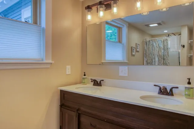 $895,000 | 66 Townsend Avenue, Boothbay Harbor, ME 04538