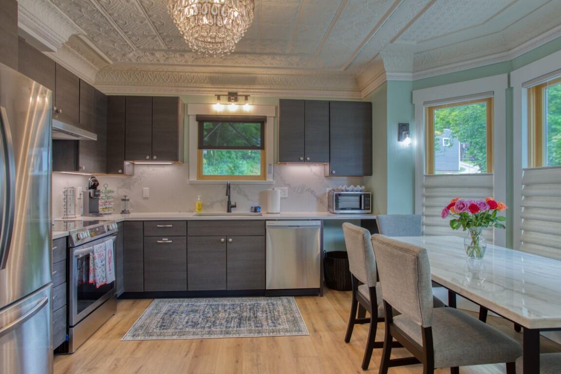 66 Townsend Avenue Boothbay Harbor, ME 04538 - Photo 8 of 52 66 Townsend Avenue (8)