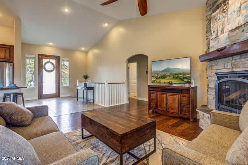703 South Ridgeway Lane Payson, AZ 85541 - Photo 2 of 30 Living Room (2)