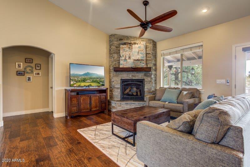 703 South Ridgeway Lane Payson, AZ 85541 - Photo 3 of 30 Living Room (3)