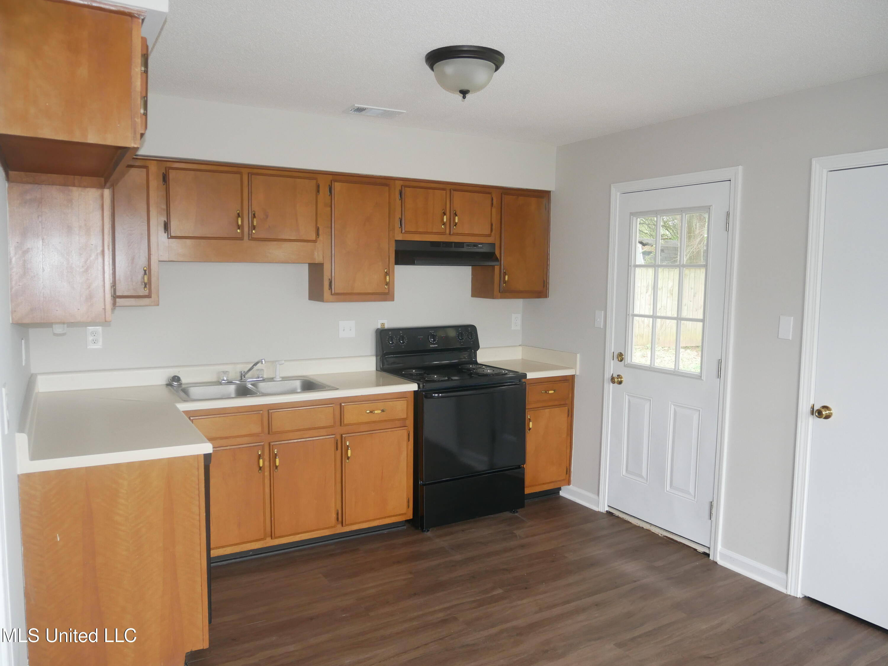 6525 Lynnfield Road Horn Lake, MS 38637 - Photo 5 of 28 P1080526