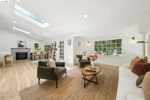 $899,000 | 6400 Pinehaven Road, Oakland, CA 94611