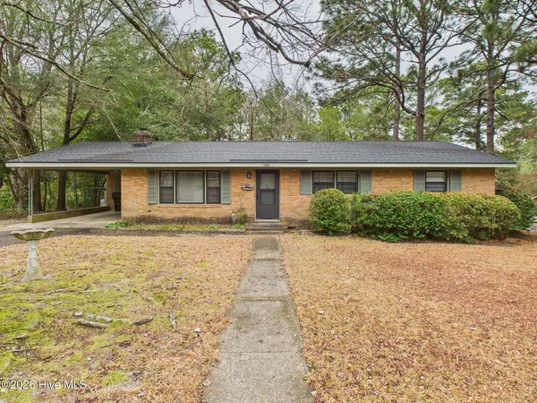 $385,000 | 550 North Leak Street, Southern Pines, NC 28387
