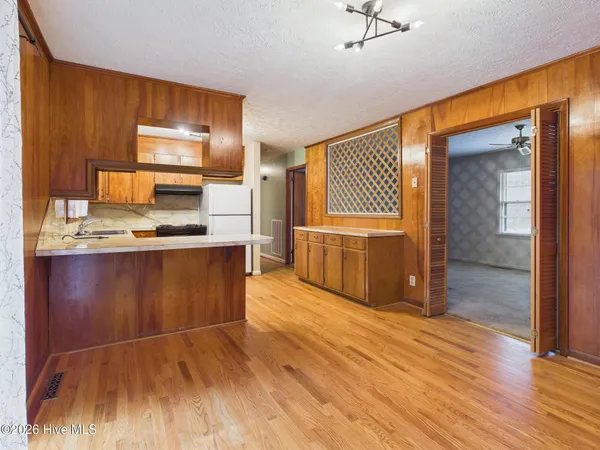 $385,000 | 550 North Leak Street, Southern Pines, NC 28387