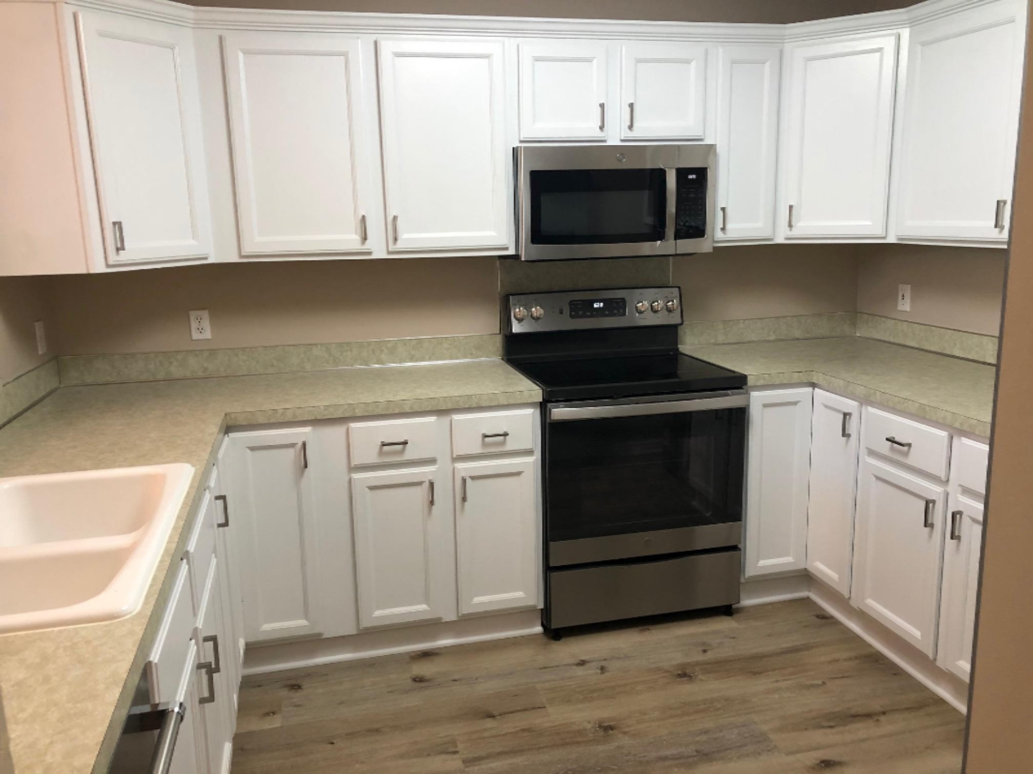 2984 Ridgeview Muskegon, MI 49445 - Photo 4 of 24 18
